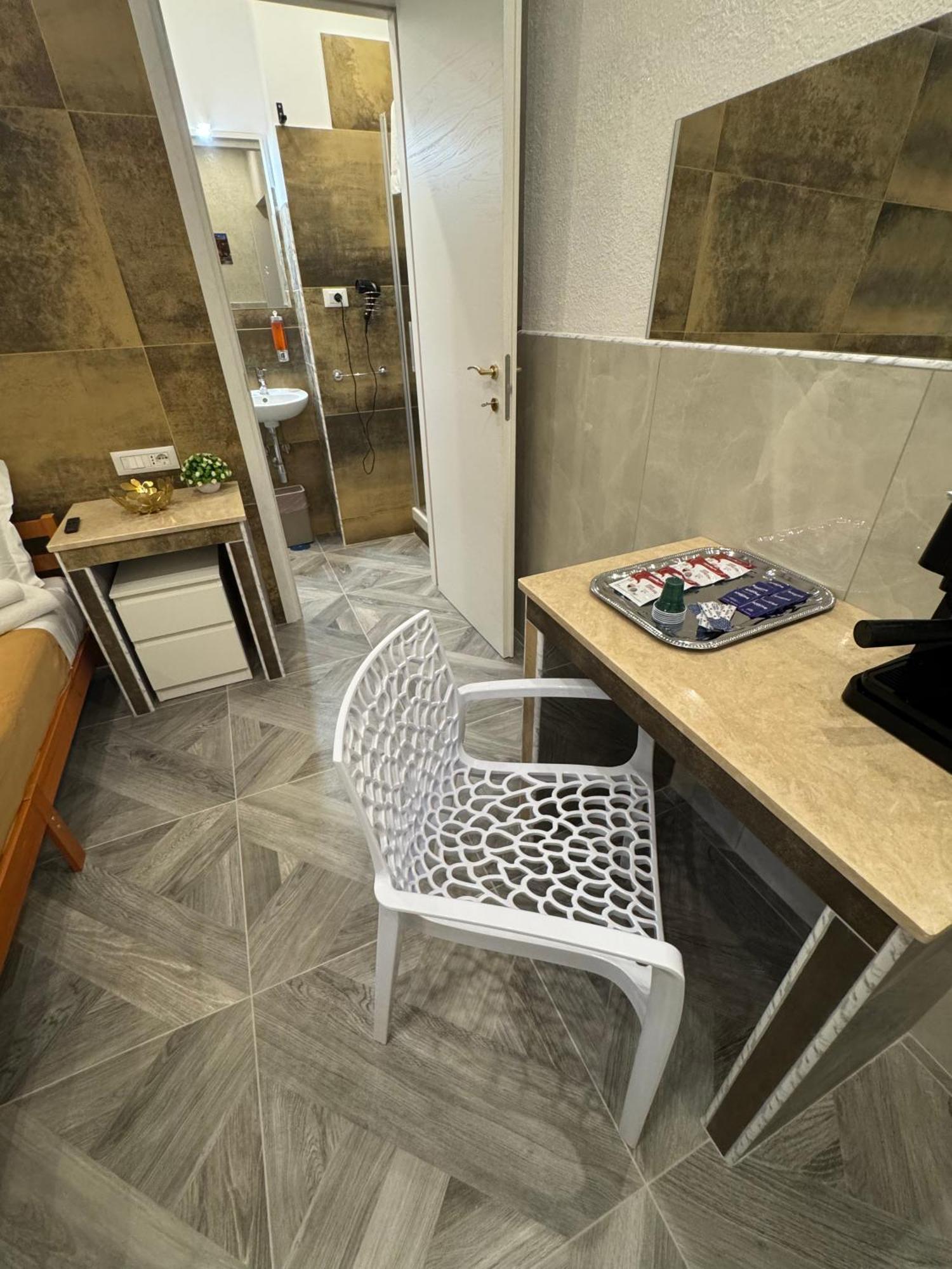 Luxor Eco Roma Casa E Appartamento Per Vacanze In Centro Piazza Bologna, Colosseo, Piazza Di Spagna, Vaticano, San Pietro, Sapienza, Fontana Di Trevi, Piazza Navona, Trastevere, Tiburtina, Termini, Aeroporto מראה חיצוני תמונה