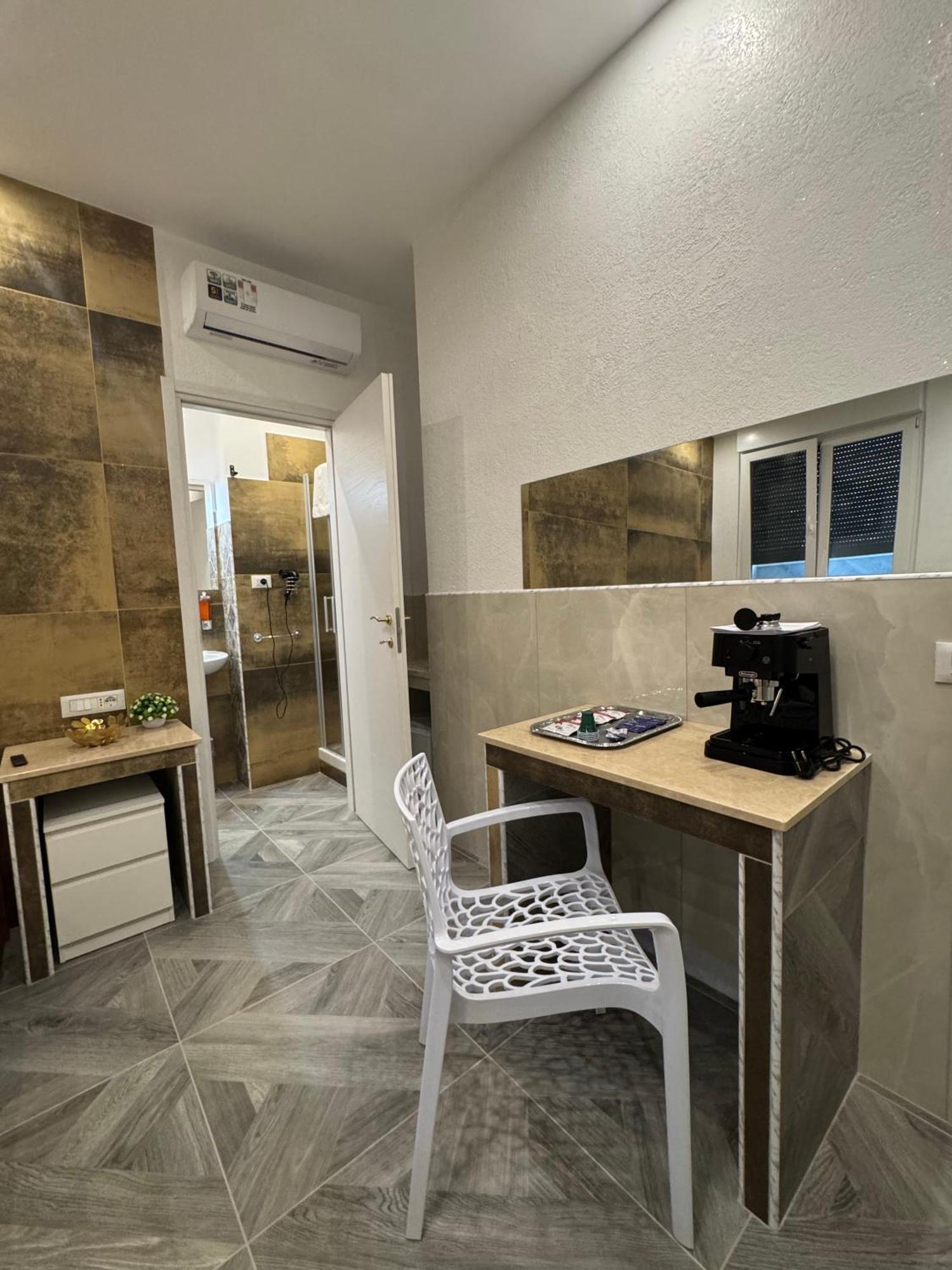 Luxor Eco Roma Casa E Appartamento Per Vacanze In Centro Piazza Bologna, Colosseo, Piazza Di Spagna, Vaticano, San Pietro, Sapienza, Fontana Di Trevi, Piazza Navona, Trastevere, Tiburtina, Termini, Aeroporto מראה חיצוני תמונה